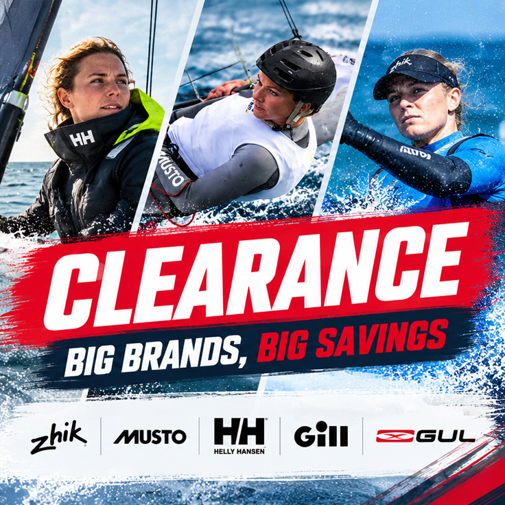Ofertas de liquidación de ropa y equipamiento para deportes acuáticos y vela.